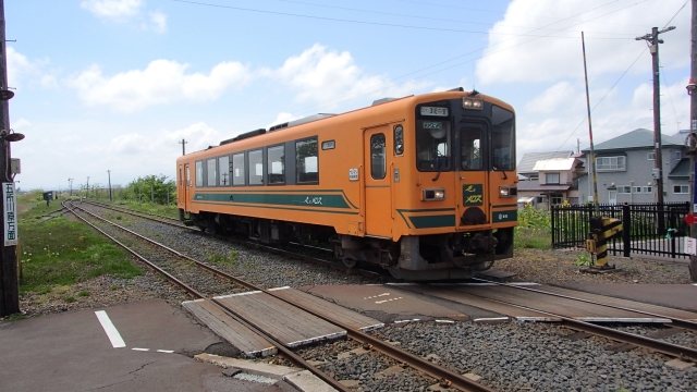 The Tsugaru type 21 diesel car on Tsugaru Railway