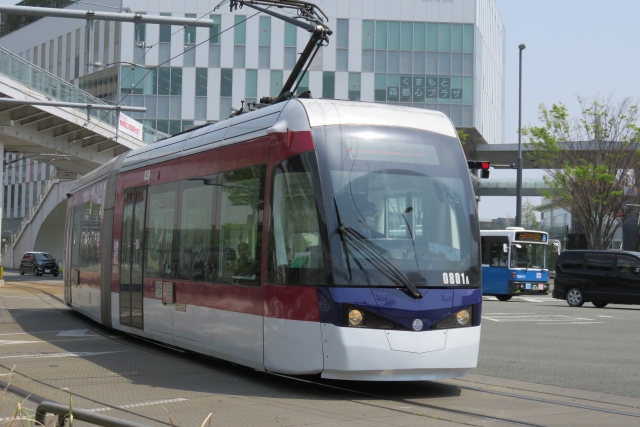 The ultra low floor train type 0800 of Kumamoto City Transportation Bureau