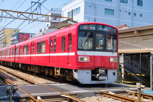Keikyu type 1500 train on the Daishi Line