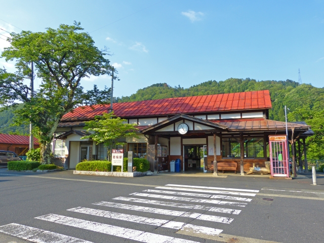 The wooden station building of Wakasa Station on the Wakasa Railway