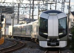 Tobu 500 series train used in "Snow Pal 23:55" as well as limited express "Liberty" (Photo AC/kiss x7)