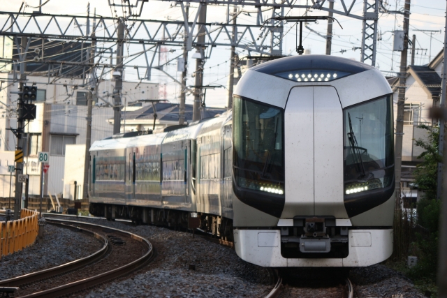 Tobu 500 series train used in "Snow Pal 23:55" as well as limited express "Liberty" (Photo AC/kiss x7)