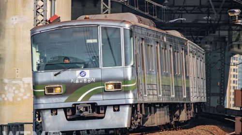 Seoul Metro 7000 Series Train operated on Seoul Subway Line 7 (스마트랜스/Pixabay)