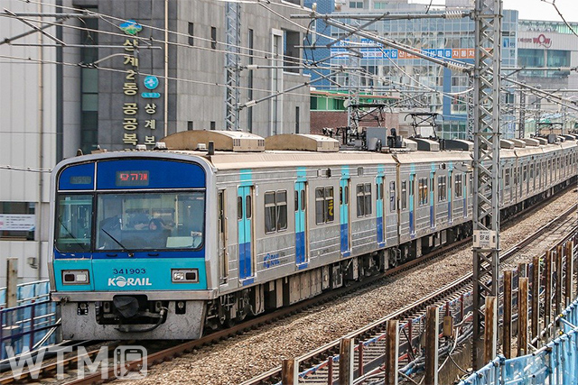 Korail Class 341000 train operating on the Seoul Metro Line 4 etc.  (스마트랜스/Pixabay)