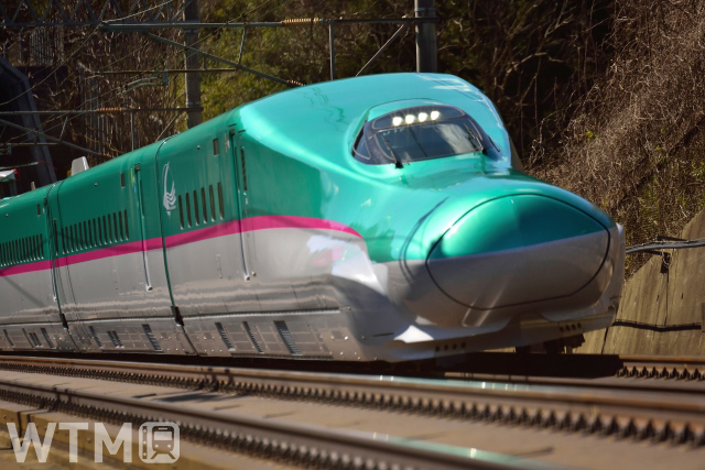 Type E5 on the Tohoku & Hokkaido Shinkansen (Ｄ850/PhotoAC)