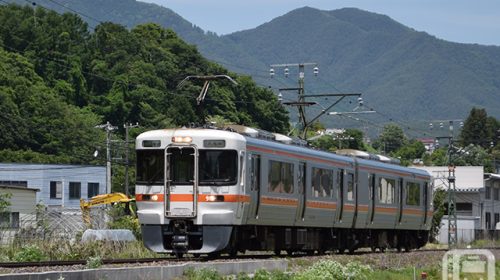 JR Central's 313 series EMU operating on the Iida Line and other lines (Katsumi Yokoyama)