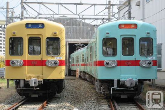 Nishitetsu 600 series train repainted in "Ice Green" (right) (Courtesy of Nishi-Nippon Railroad)