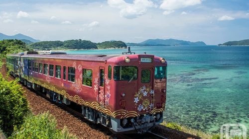 JR West Kiha 47 diesel railcar operating as the tourist train "○○ no Hanashi" (Courtesy of JR West)