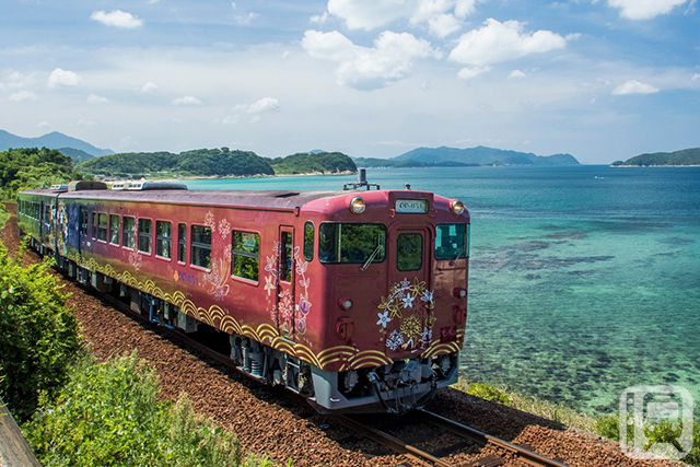 JR West Kiha 47 diesel railcar operating as the tourist train "○○ no Hanashi" (Courtesy of JR West)