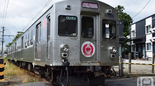 Konan Railway 7000 series EMU operating on the Owani Line (Katsumi Yokoyama)