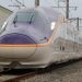 JR East E8 series EMU running on the Yamagata Shinkansen (りきー/PhotoAC)